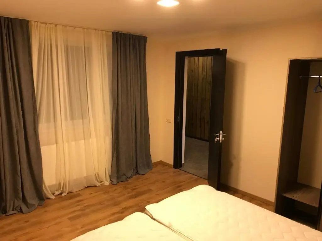 Тбилиси: Ilia Chavchavadze Avenue 37(Z)