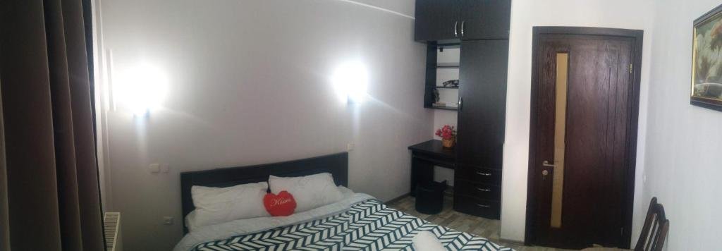 Тбилиси: Georgia, Tbilisi, Politkovskaia st. #3, Building 19, Room 36