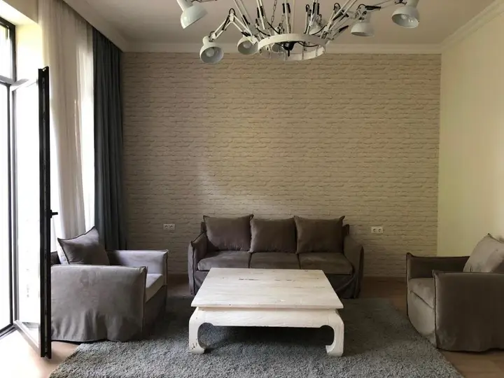 Тбилиси: Cozy Apartment In The Center Of Tbilisi. 140Sq/m