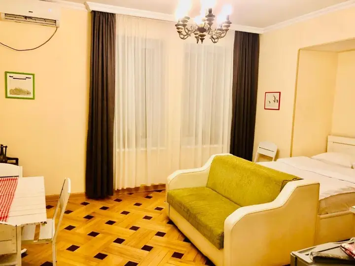 Тбилиси: My 2th Little House In 2 steps Filarmonia