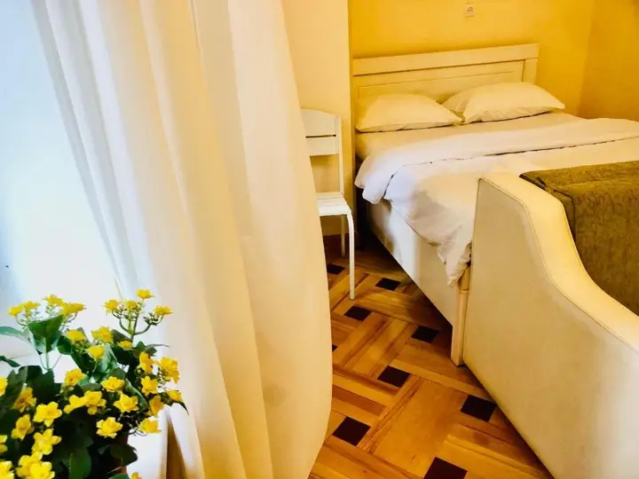 Тбилиси: My 2th Little House In 2 steps Filarmonia