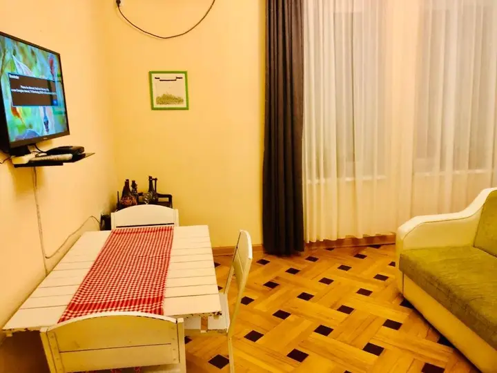 Тбилиси: My 2th Little House In 2 steps Filarmonia