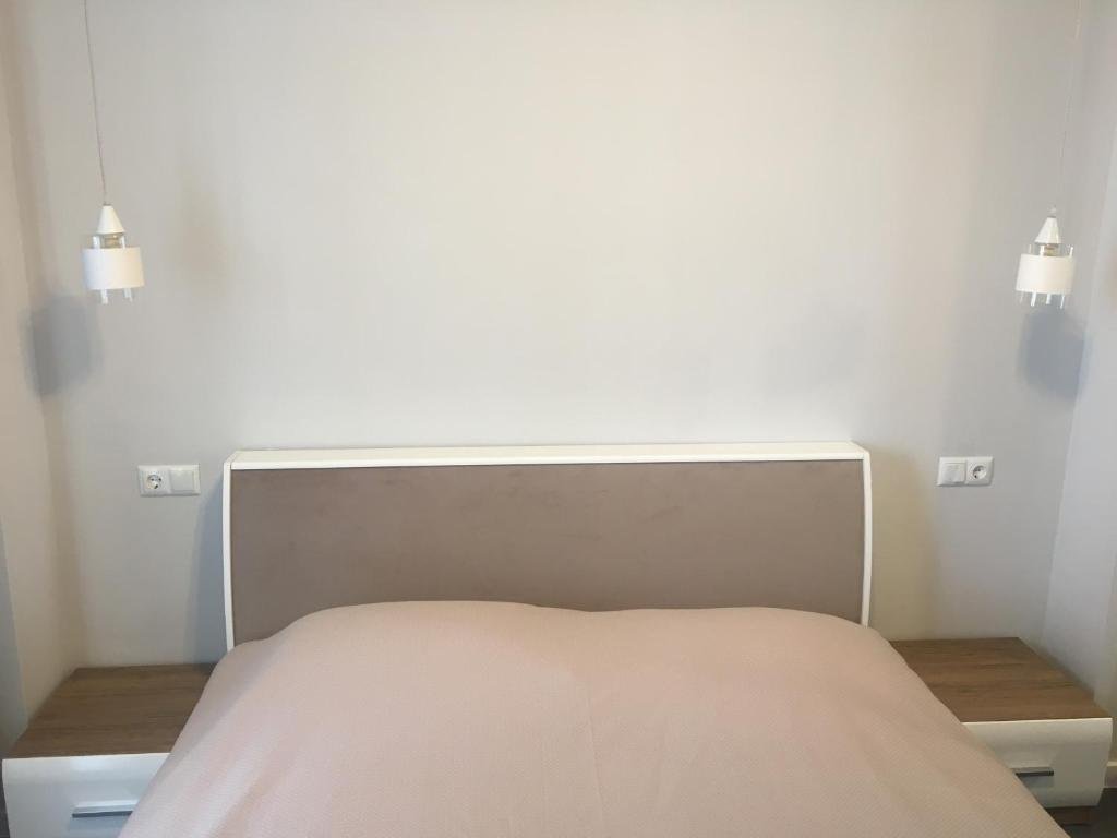 Тбилиси: Cozy modern apartment near Holiday Inn Tbilisi