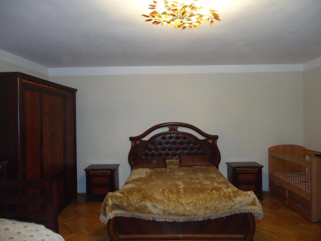 Тбилиси: Egnate Ninoshvili Street N 34