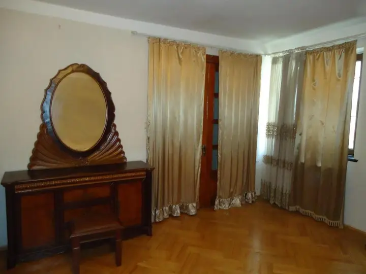 Тбилиси: Egnate Ninoshvili Street N 34