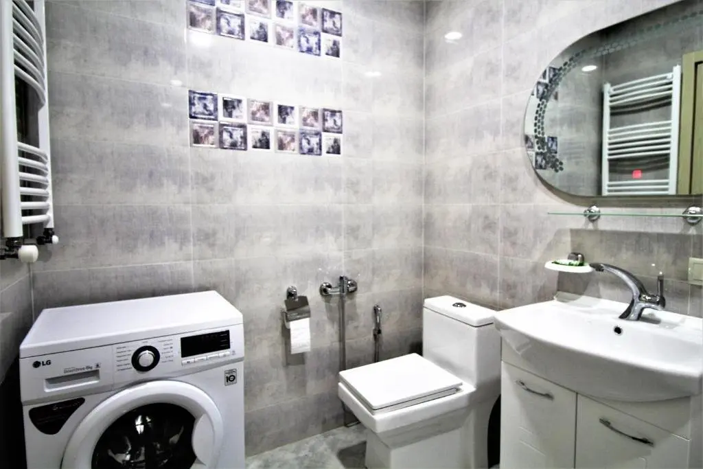 Тбилиси: Heart of Tbilisi - modern 3 bedroom apartment