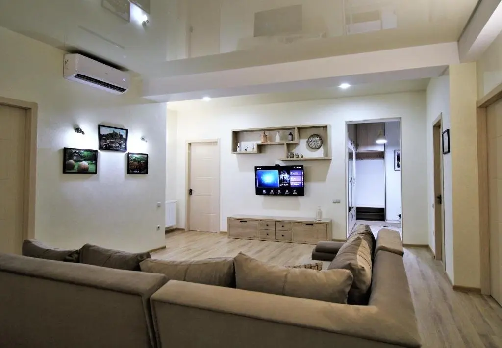 Тбилиси: Heart of Tbilisi - modern 3 bedroom apartment