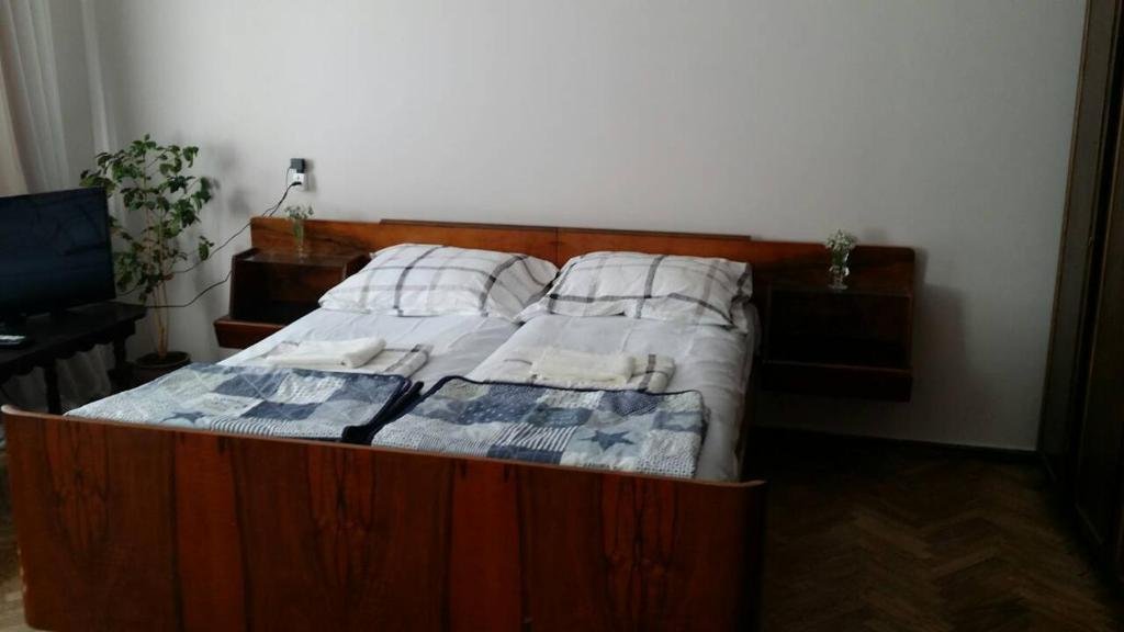 Тбилиси: 63 Merab Kostava Street