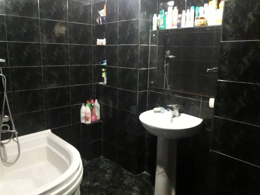 Батуми: 52 Vaja Pshavela Street