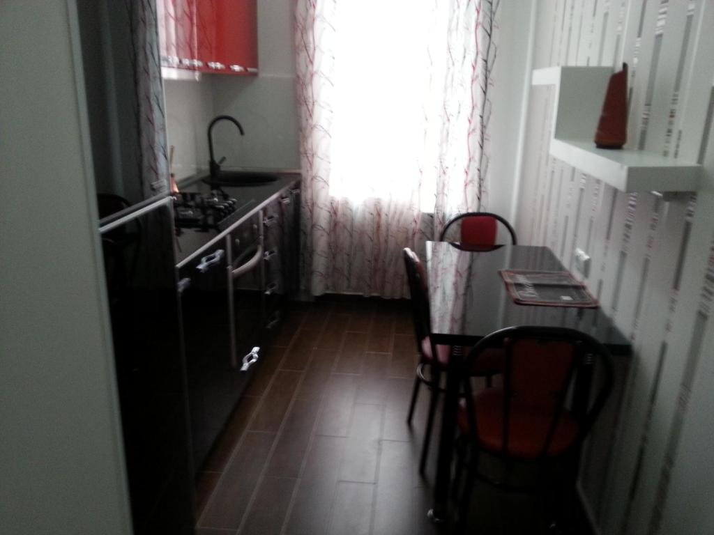 Батуми: Rustaveli Avenue 11, Apartment 9