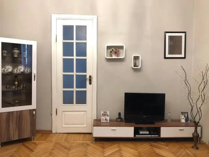 Тбилиси: Apartment On Uznadze 79