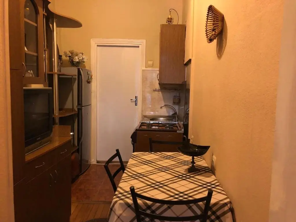 Тбилиси: Apartment On Uznadze 79