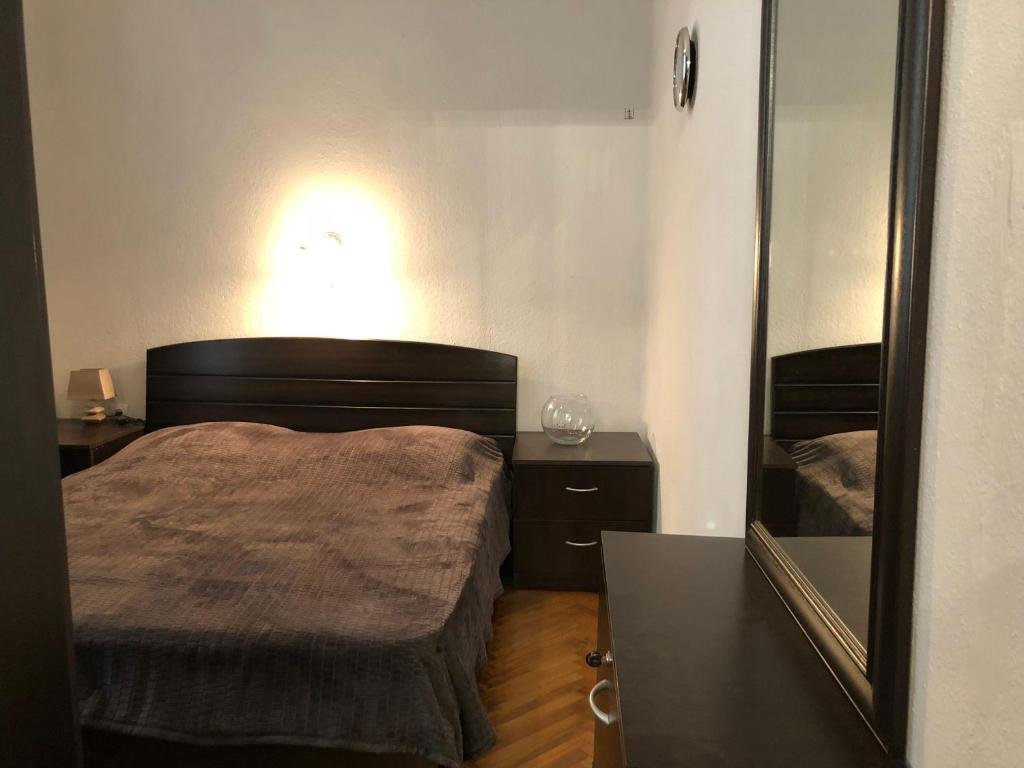 Тбилиси: Apartment On Uznadze 79