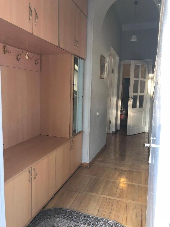 Тбилиси: Apartment On Uznadze 79