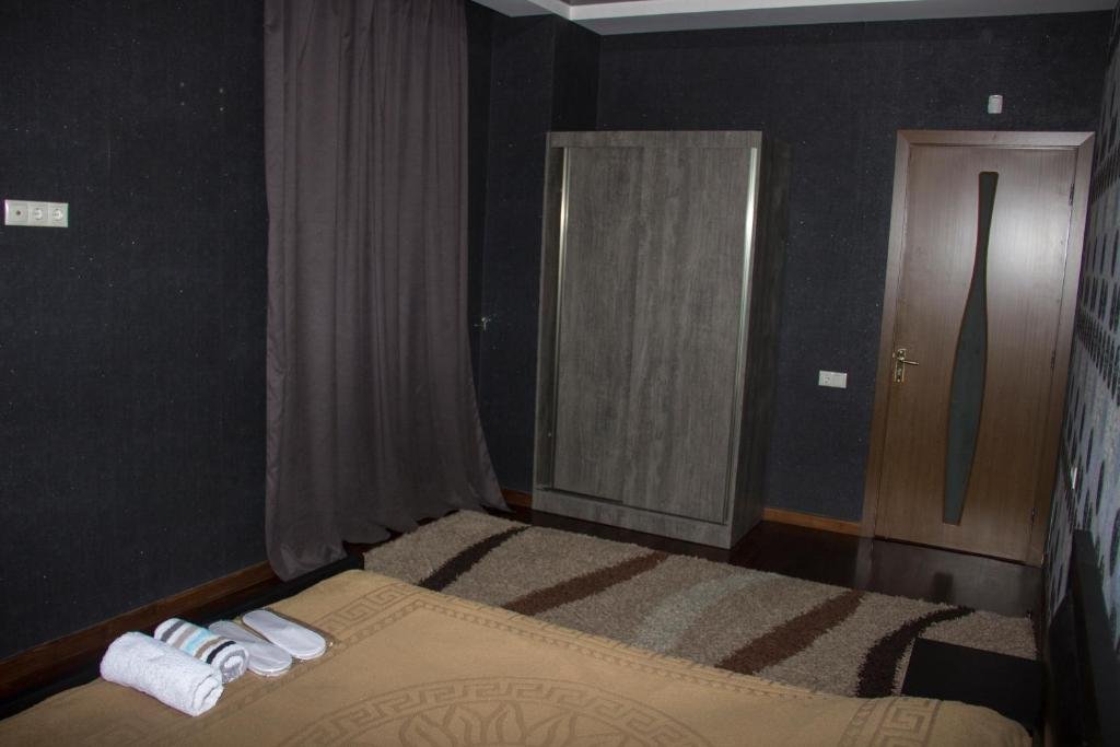 Тбилиси: 7, Merab Aleksidze Street, 4th floor, Flat 12