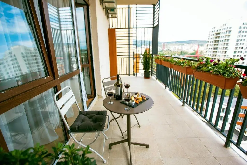 Тбилиси: Brand New Central Apartment