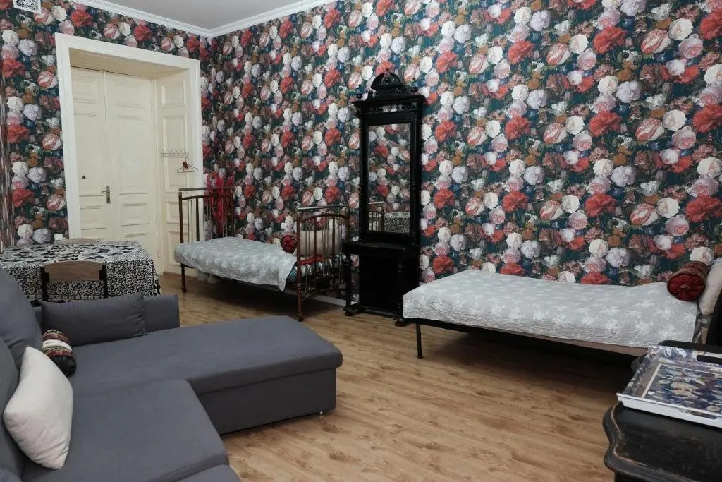 Тбилиси: Private Apartments In 19Th Century Old Tbilisi House