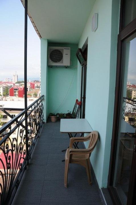 Батуми: Pharnavaz Mepe Street 140, Flat 31