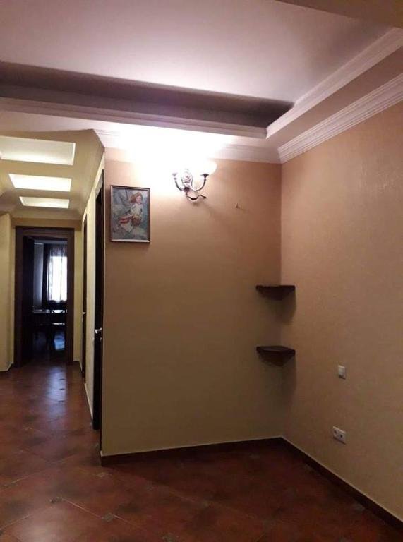 Тбилиси: Apartment on Chikovani str 4/8