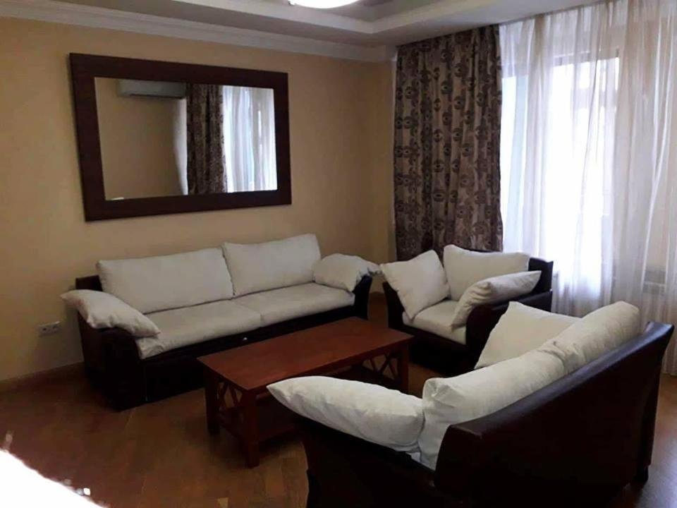 Тбилиси: Apartment on Chikovani str 4/8