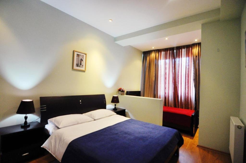 Тбилиси: Serviced Apartment On Rustaveli Avenue 4