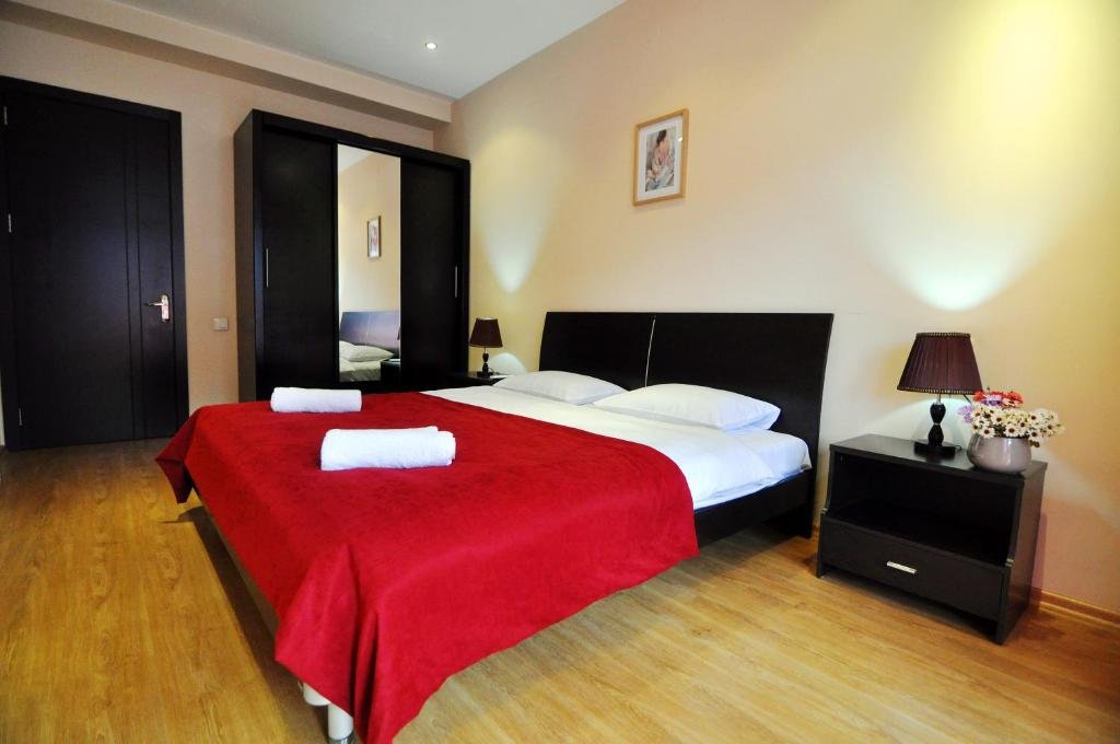 Тбилиси: Serviced Apartment On Rustaveli Avenue 4