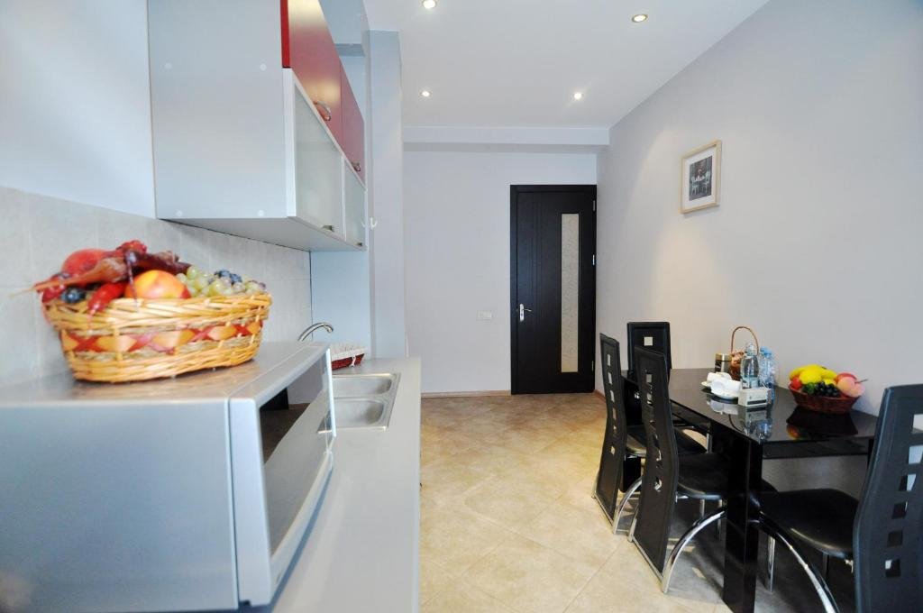 Тбилиси: Serviced Apartment On Rustaveli Avenue 4