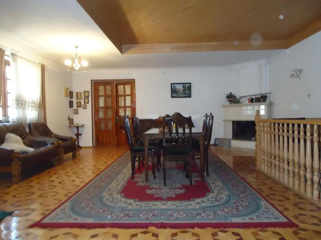 Тбилиси: Egnate Ninoshvili Street N34