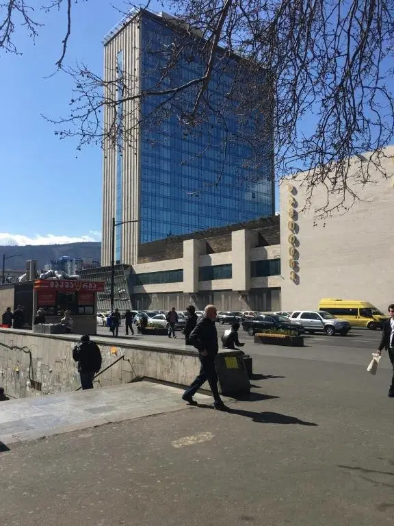 Тбилиси: Tbilisi, Saburtalo, Giorgi Mirotadze Street 8