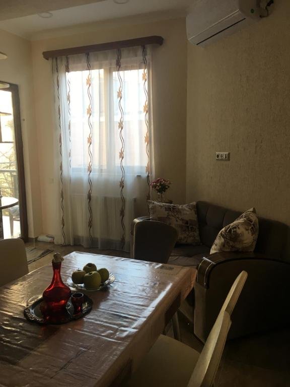 Тбилиси: Tbilisi, Saburtalo, Giorgi Mirotadze Street 8