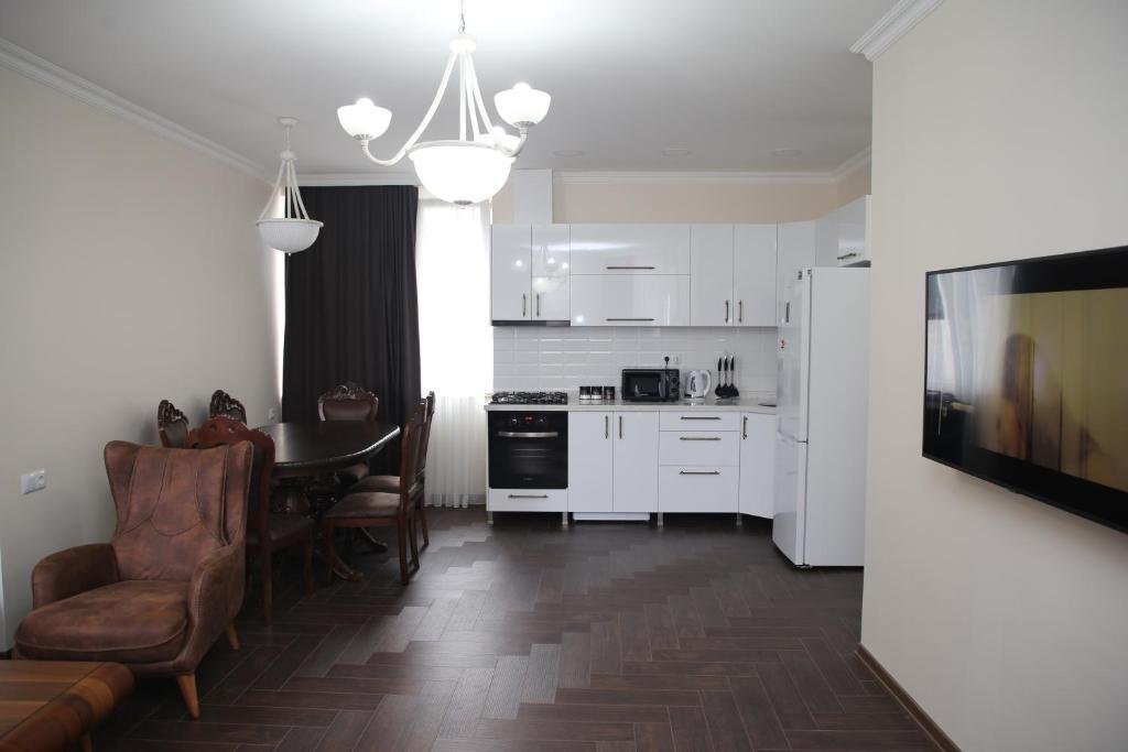 Батуми: Akaki Tsereteli Street 15/17