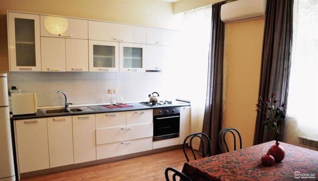 Тбилиси: apartment 4 you near Holiday inn