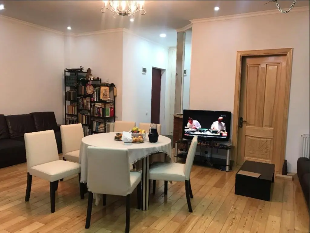 Тбилиси: New 3 Bedroom Apartment Near To Old Tbilisi