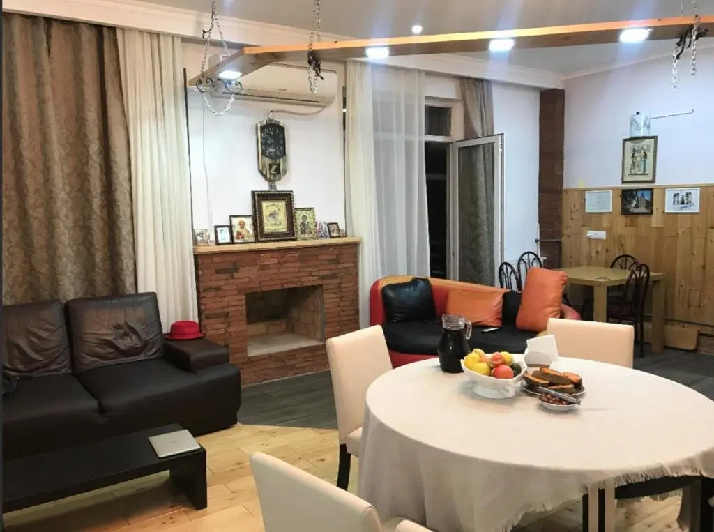 Тбилиси: New 3 Bedroom Apartment Near To Old Tbilisi