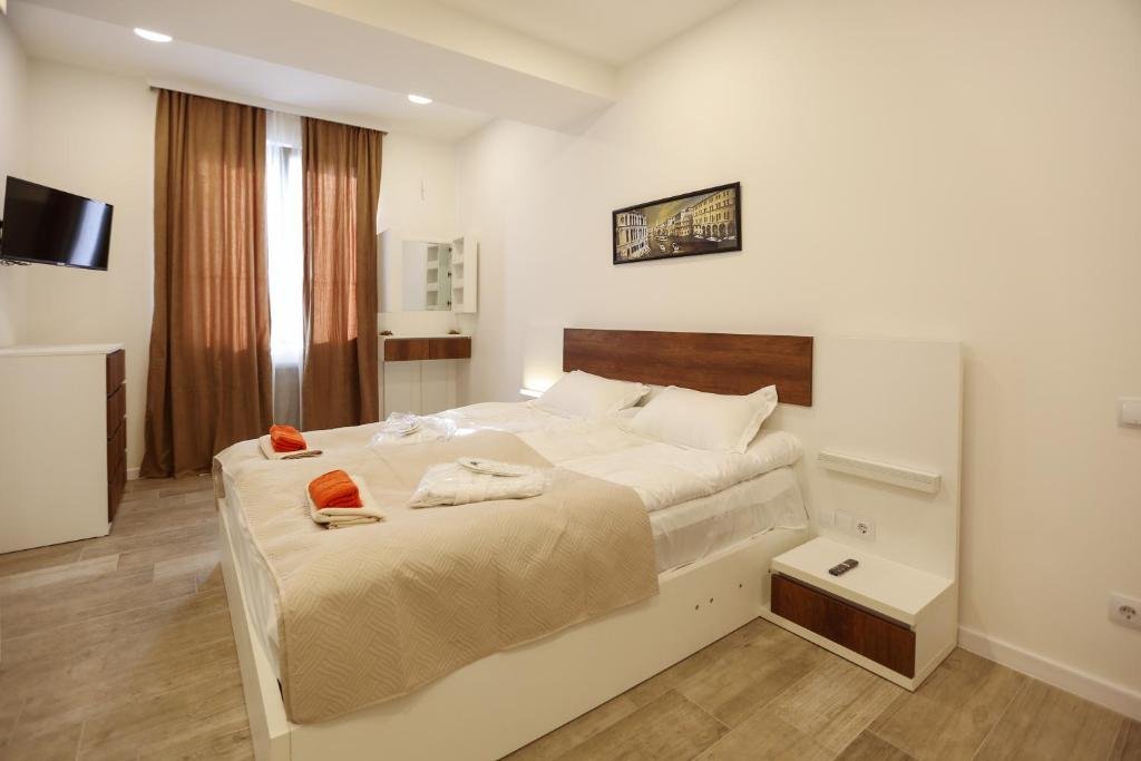 Тбилиси: Hosthub Deluxe Apartment At Vera