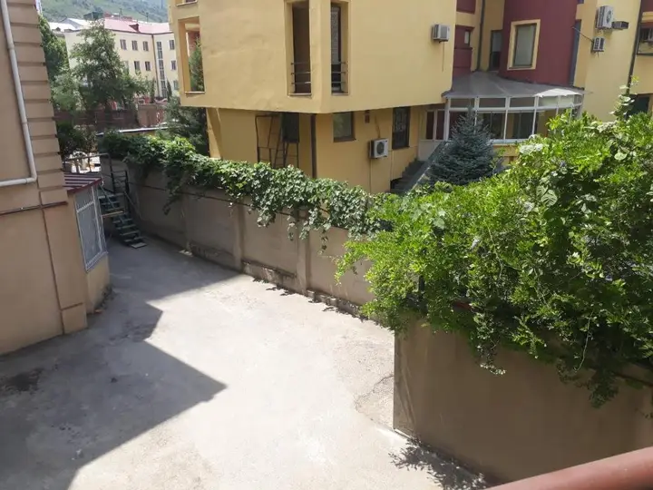 Тбилиси: Nino Ramishvili Street N5b