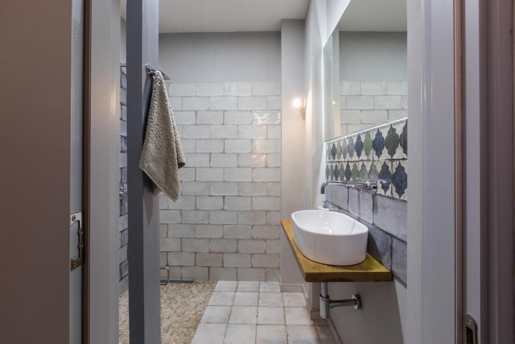 Тбилиси: Designer apartments in old Tbilisi - near “Fabrika”
