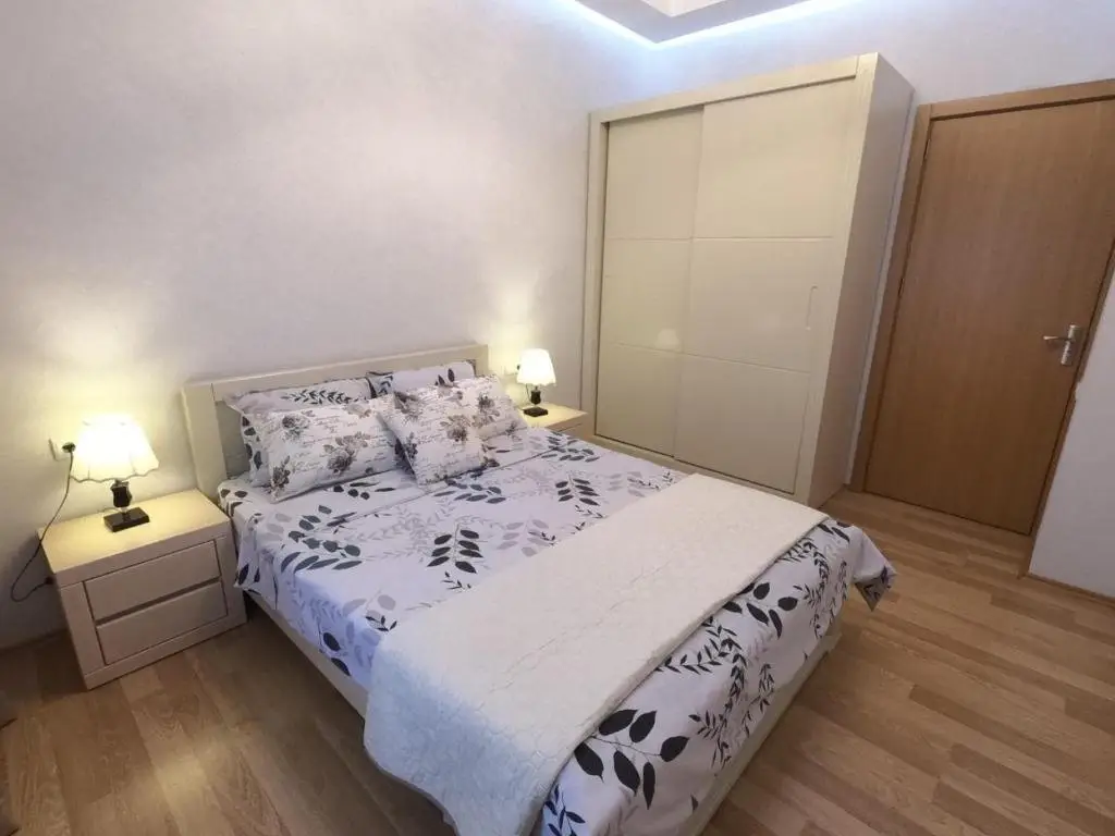 Тбилиси: 68 Merab Kostava Street