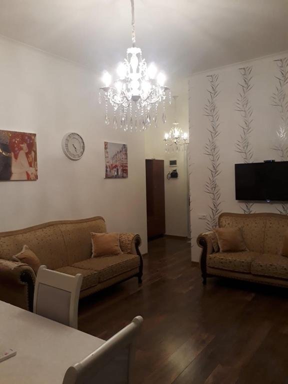 Тбилиси: Nikolioz Kipshidze Street 5B