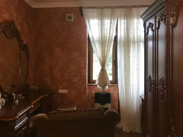 Батуми: House Near Bulvar
