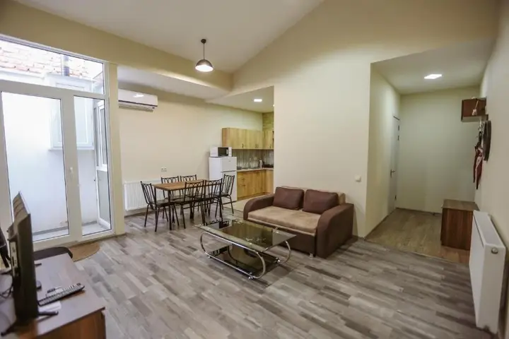 Тбилиси: Hosthub 2Br Apartment Heart Of Tbilisi