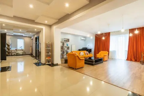 Happy 4bedroom apartment in old Tbilisi — фото 1