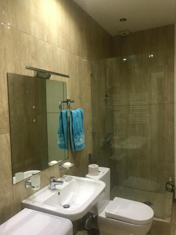 Тбилиси: Archil Tsagareli St 41 Apartment