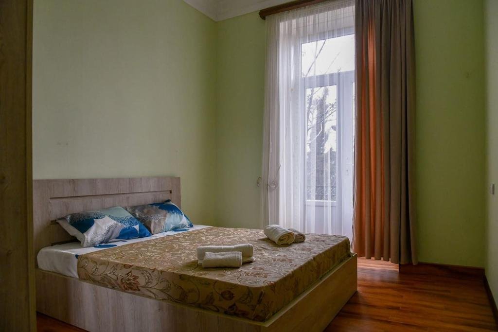 Тбилиси: Apartment on Kiacheli St. 10