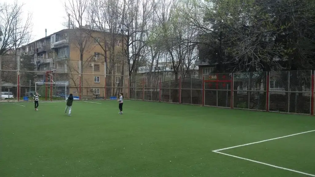 Тбилиси: BEZARHOUSE near metro