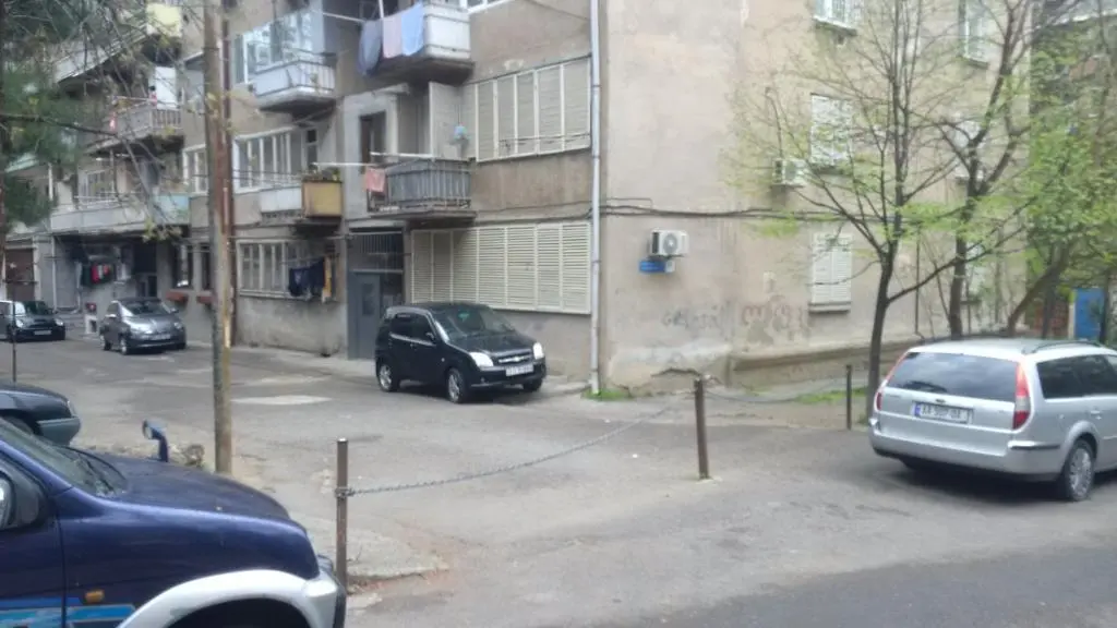 Тбилиси: BEZARHOUSE near metro