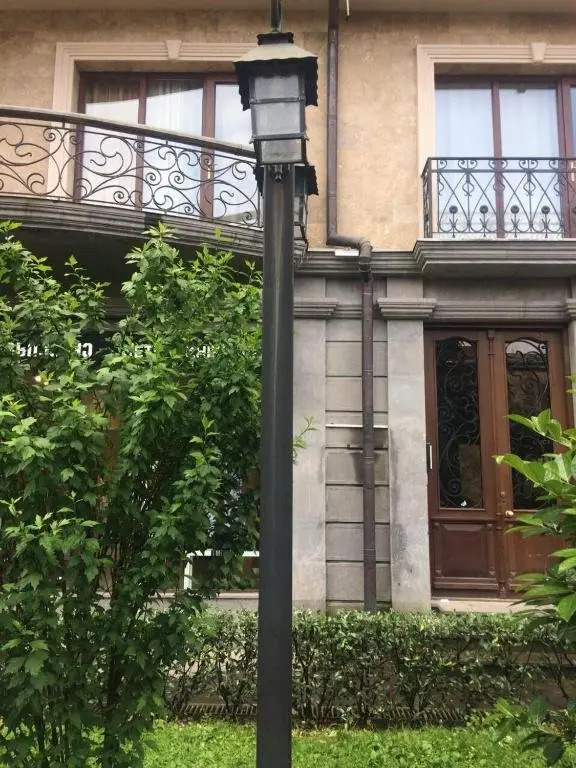 Батуми: Apartments near church