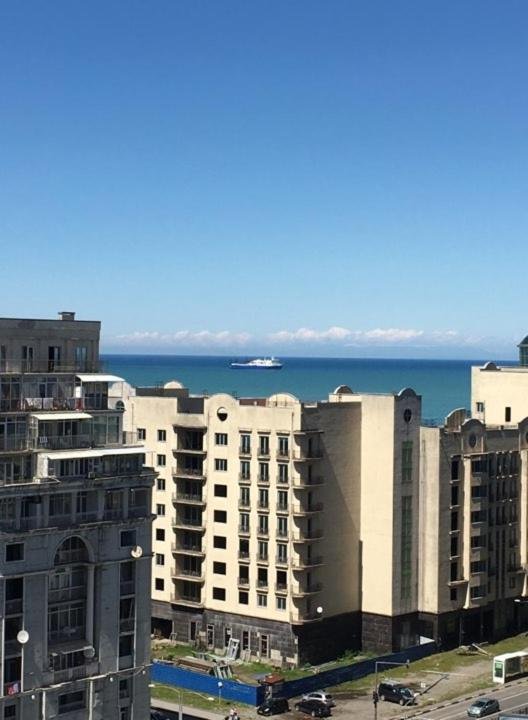 Батуми: Apartment in New Batumi, 5min walk to the sea
