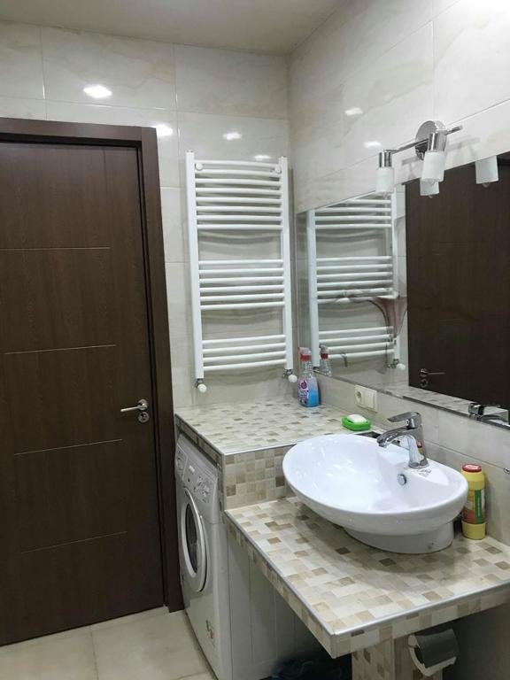 Тбилиси: Akaki Tsereteli Avenue 70