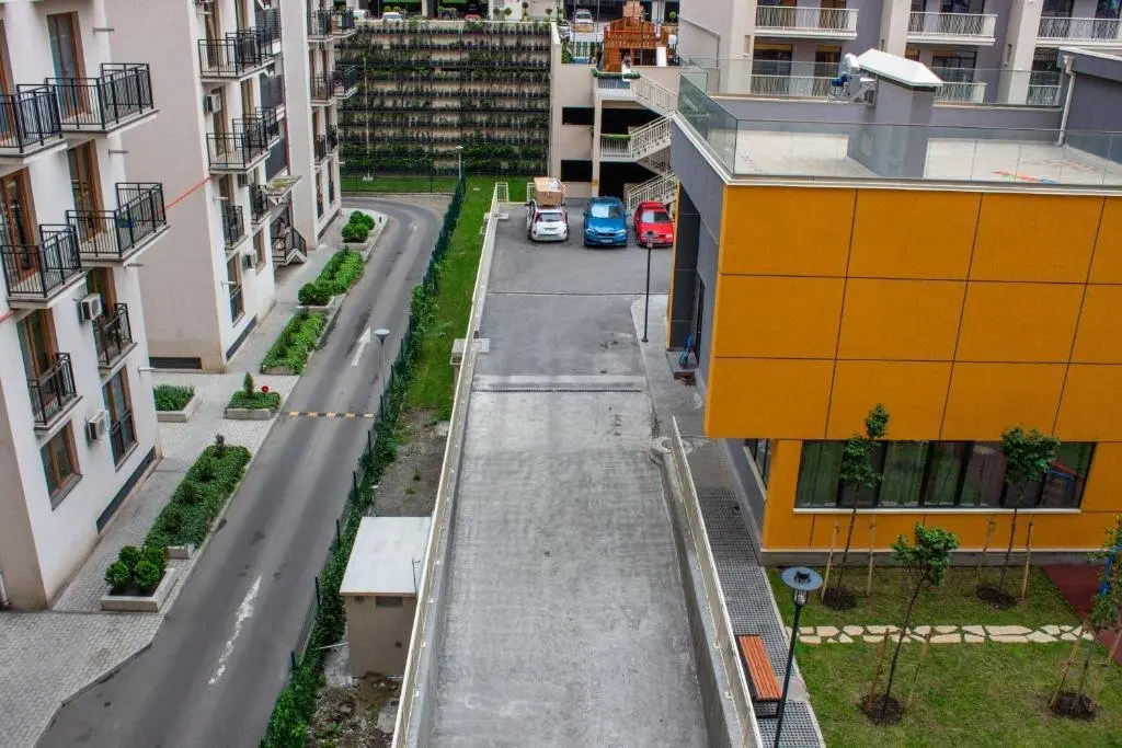 Тбилиси: Cozy And Bright 2 bedroom Apartment in Saburtalo Tbilisi